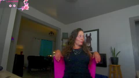 Snapshot of daisy_dove chatting on August 1, 3:06 am Daisy online show from August 1, 3:06 am