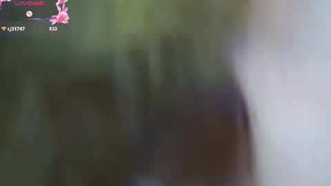 Snapshot of daisy_dove chatting on August 6, 3:03 pm Daisy online show from August 6, 3:03 pm