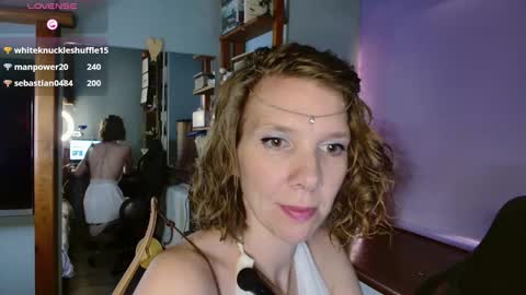 daisy_lovely online show from November 19, 4:23 am