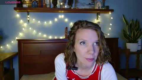 daisy_lovely online show from December 3, 4:20 am