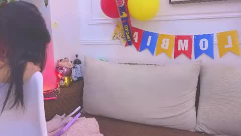 Daisy Price online show from June 26, 10:41 am