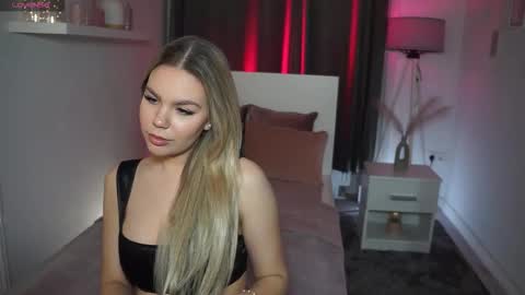 Snapshot of daisyeverly chatting on February 4, 3:51 pm Daisy online show from February 4, 3:51 pm