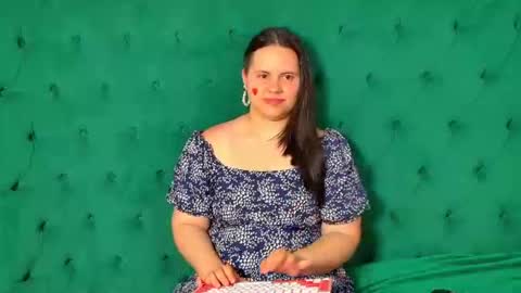 Snapshot of daisyharts chatting on June 29, 10:15 am DaisyHarts online show from June 29, 10:15 am