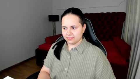 Snapshot of daisyharts chatting on June 30, 5:14 pm DaisyHarts online show from June 30, 5:14 pm