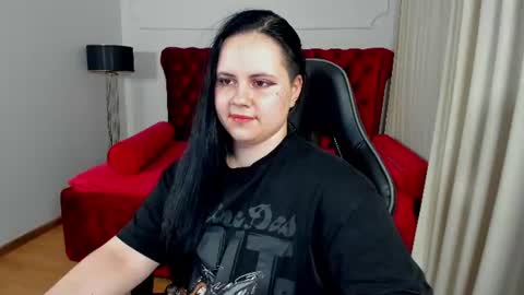 Snapshot of daisyharts chatting on July 26, 5:31 pm DaisyHarts online show from July 26, 5:31 pm