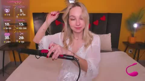 Snapshot of daisymellifluous chatting on February 17, 1:35 am daisymellifluous online show from February 17, 1:35 am