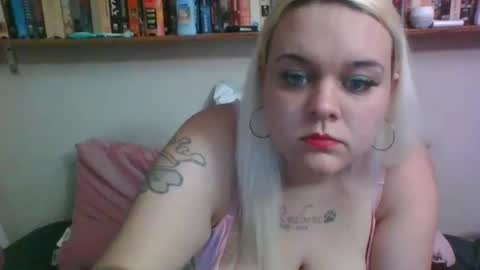 Snapshot of daisytucson chatting on December 5, 7:38 pm DaisyTucson online show from December 5, 7:38 pm