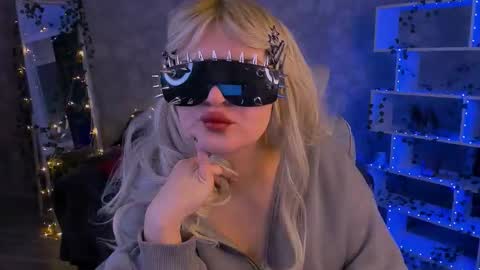 Daisy online show from February 22, 1:51 am