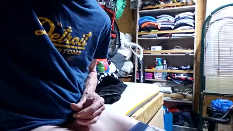 Snapshot of daiwants2fku chatting on December 16, 11:28 pm dave online show from December 16, 11:28 pm