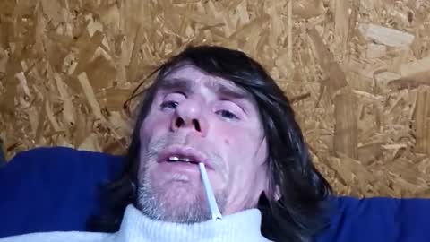 Snapshot of daiwants2fku chatting on January 12, 11:21 pm dave online show from January 12, 11:21 pm