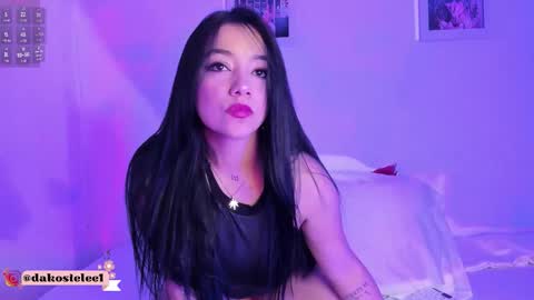 Snapshot of dakostelee1_ chatting on September 18, 10:23 pm dakostelee1_ online show from September 18, 10:23 pm