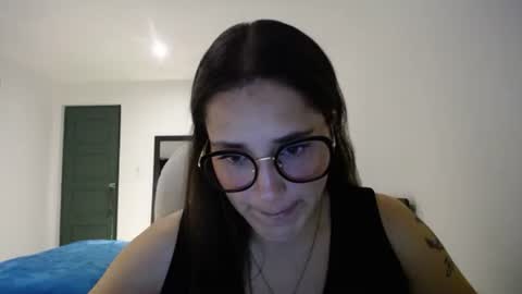 IG  dakotasofiaa online show from March 16, 12:38 am