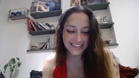 IG  dakotasofiaa online show from April 24, 2:47 am