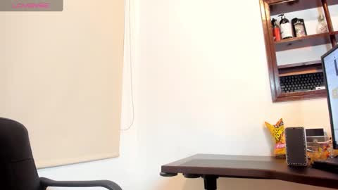 Snapshot of dakota_ds chatting on December 15, 5:20 pm dakota_ds online show from December 15, 5:20 pm