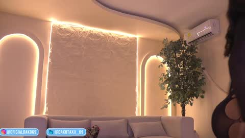 Snapshot of dakota_leex chatting on May 7, 12:49 am dako online show from May 7, 12:49 am
