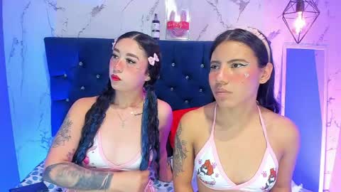 dakotaa_johnson online show from April 6, 9:05 pm