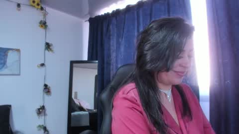Snapshot of dakotaagray chatting on April 27, 12:36 pm Dakotaagray online show from April 27, 12:36 pm