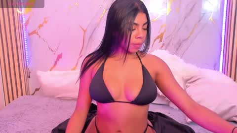 Snapshot of dakotaferreti chatting on May 3, 12:00 pm Dakota Ferreti online show from May 3, 12:00 pm