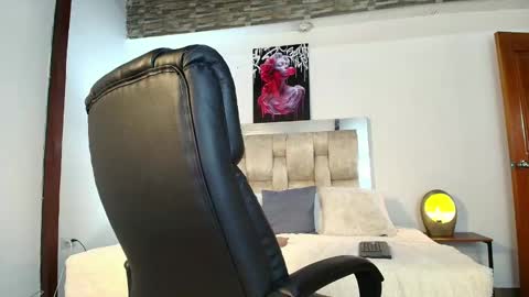 Snapshot of dakotarobbins_ chatting on December 29, 3:24 pm dakotarobbins_ online show from December 29, 3:24 pm