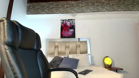 Snapshot of dakotarobbins_ chatting on January 5, 2:19 pm dakotarobbins_ online show from January 5, 2:19 pm