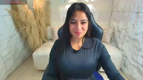 Snapshot of dakotha_v chatting on May 5, 3:14 am Dakotha online show from May 5, 3:14 am