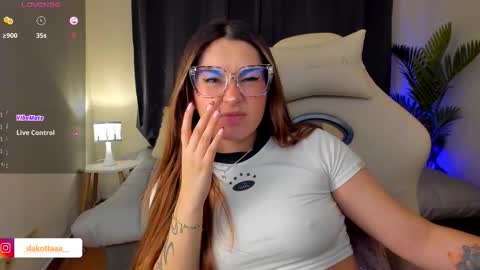 dakottaa__ online show from October 23, 11:46 pm