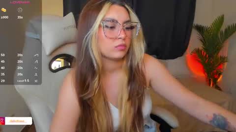 Snapshot of dakottaa__ chatting on July 10, 12:15 am dakottaa__ online show from July 10, 12:15 am