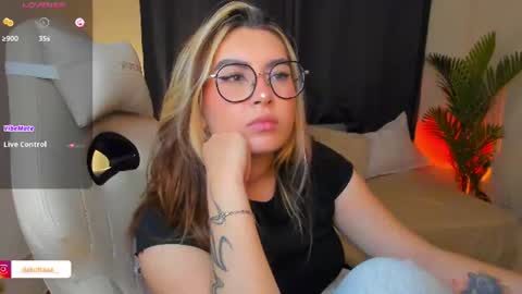 Snapshot of dakottaa__ chatting on July 11, 2:14 am dakottaa__ online show from July 11, 2:14 am