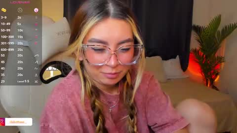 Snapshot of dakottaa__ chatting on July 23, 12:02 am dakottaa__ online show from July 23, 12:02 am