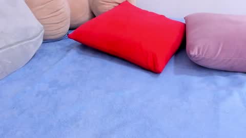  Ren  online show from January 17, 9:17 am