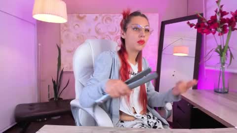 Snapshot of dalia_garrett chatting on December 23, 12:52 pm Dalia online show from December 23, 12:52 pm