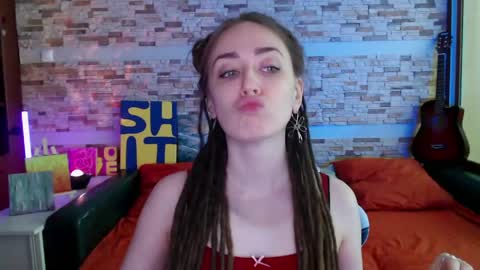 Snapshot of dalia_peach chatting on May 10, 8:08 am Dalia online show from May 10, 8:08 am