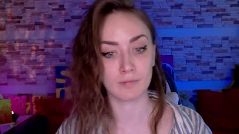 Snapshot of dalia_peach chatting on May 15, 10:11 am Dalia online show from May 15, 10:11 am