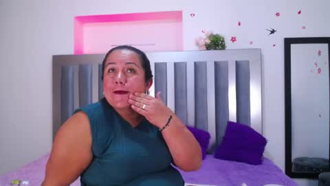 Snapshot of dalia_rosse chatting on October 16, 10:44 pm   online show from October 16, 10:44 pm