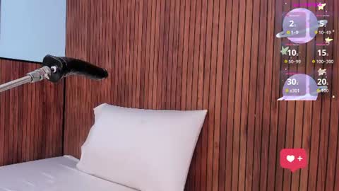 Snapshot of dalia_snow chatting on June 23, 12:14 pm Dalia online show from June 23, 12:14 pm