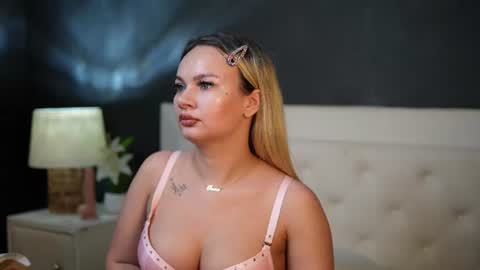Snapshot of daliamissy chatting on August 9, 3:23 am Dalia online show from August 9, 3:23 am