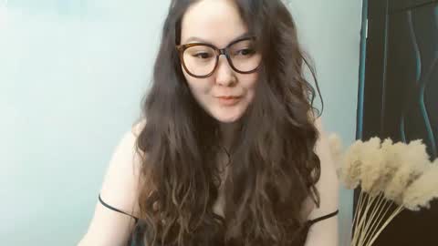 Snapshot of dalidayes chatting on December 7, 5:59 am Dali online show from December 7, 5:59 am