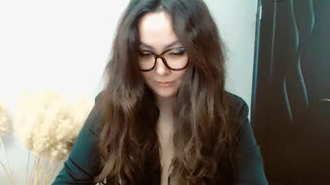 Snapshot of dalidayes chatting on December 28, 8:58 am Dali online show from December 28, 8:58 am