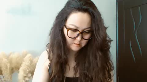 Snapshot of dalidayes chatting on February 1, 7:26 am Dali online show from February 1, 7:26 am