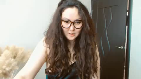 Snapshot of dalidayes chatting on February 22, 6:50 am Dali online show from February 22, 6:50 am