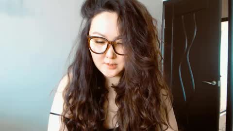 Snapshot of dalidayes chatting on February 23, 5:45 am Dali online show from February 23, 5:45 am