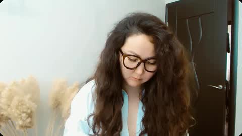 Snapshot of dalidayes chatting on September 11, 8:47 am Dali online show from September 11, 8:47 am