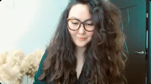 Snapshot of dalidayes chatting on September 12, 5:40 am Dali online show from September 12, 5:40 am