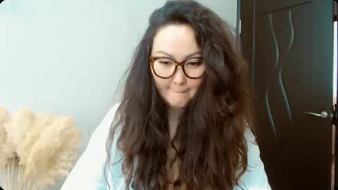 Snapshot of dalidayes chatting on September 18, 8:05 am Dali online show from September 18, 8:05 am