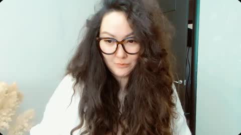 Snapshot of dalidayes chatting on September 20, 5:19 am Dali online show from September 20, 5:19 am