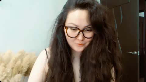 Snapshot of dalidayes chatting on October 2, 6:53 am Dali online show from October 2, 6:53 am