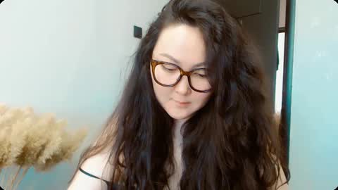 Snapshot of dalidayes chatting on October 8, 6:22 am Dali online show from October 8, 6:22 am