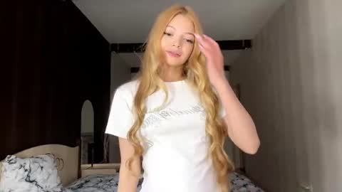 Snapshot of dalilarouw chatting on August 3, 3:38 pm Gi online show from August 3, 3:38 pm