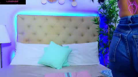 daliyaa_ online show from November 5, 1:44 pm