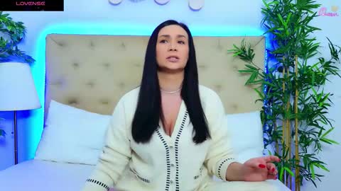 daliyaa_ online show from January 6, 12:53 pm